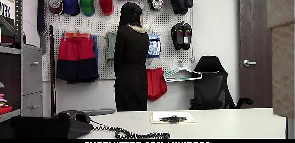  Muslim Shoplifter (Delilah Day) Caught Piling Expensive Merch Under Her Hijab